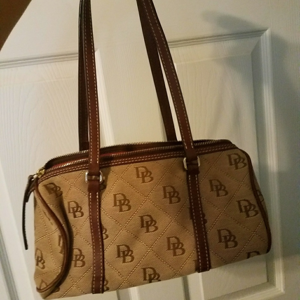 Dooney and Burke tote EUC!