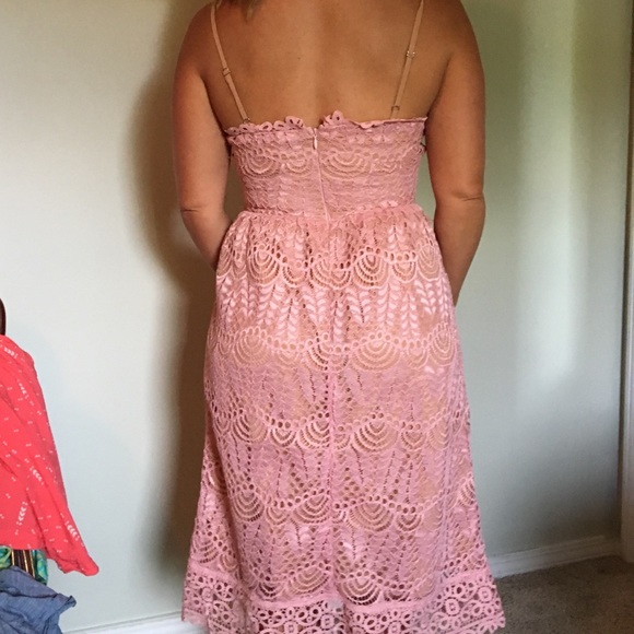 Blush lace crochet dress - Picture 3 of 3