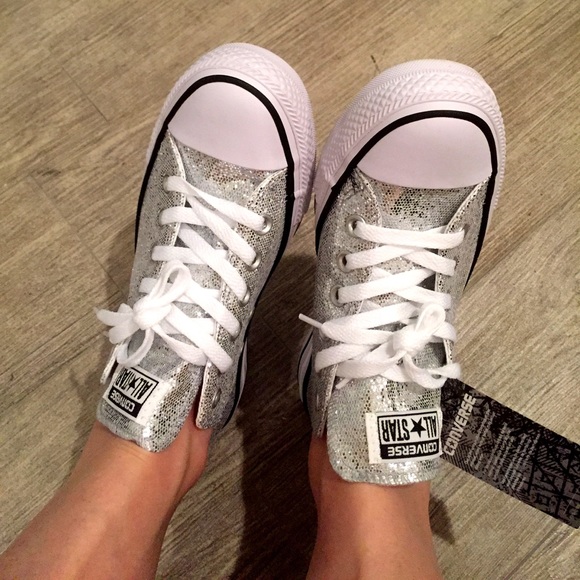 HOST PICK NEW CONVERSE Silver Sneakers - Picture 5 of 8