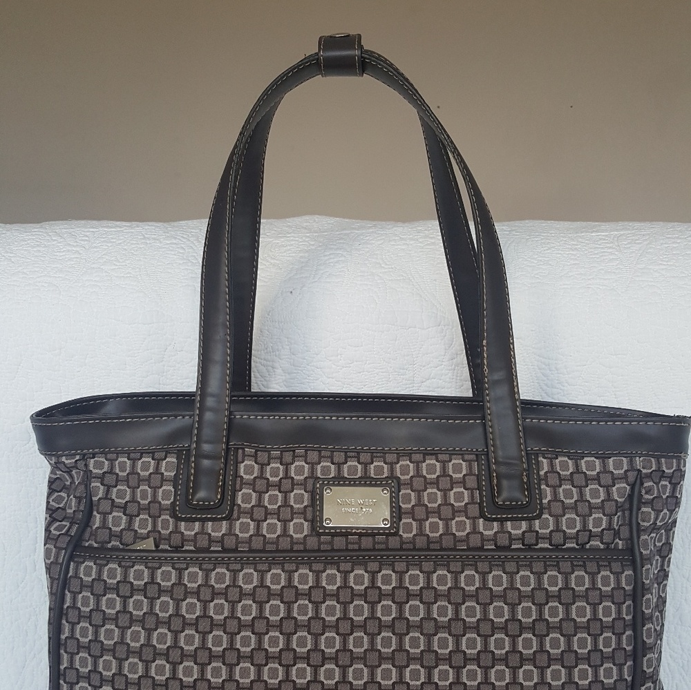 Nine West Carry On