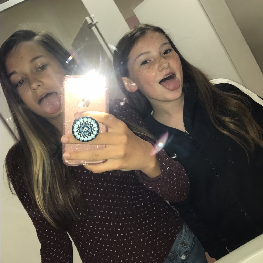 Meet your Posher, Mia