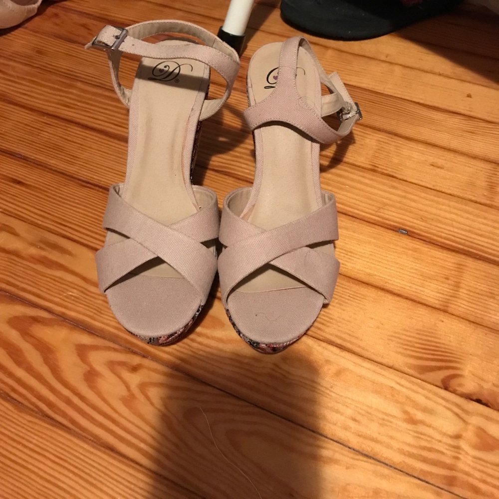 Beige wedges - with colorful platform - never worn