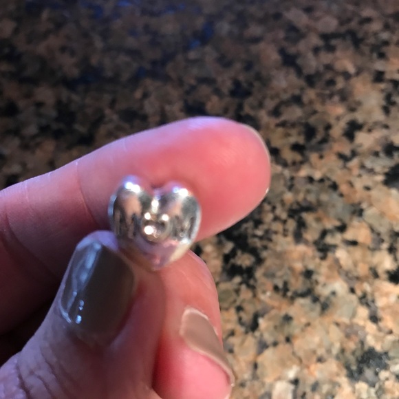 Mom Heart Charm - Picture 3 of 3