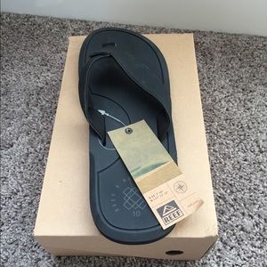 Brand New Men's Black Reef Sandals
