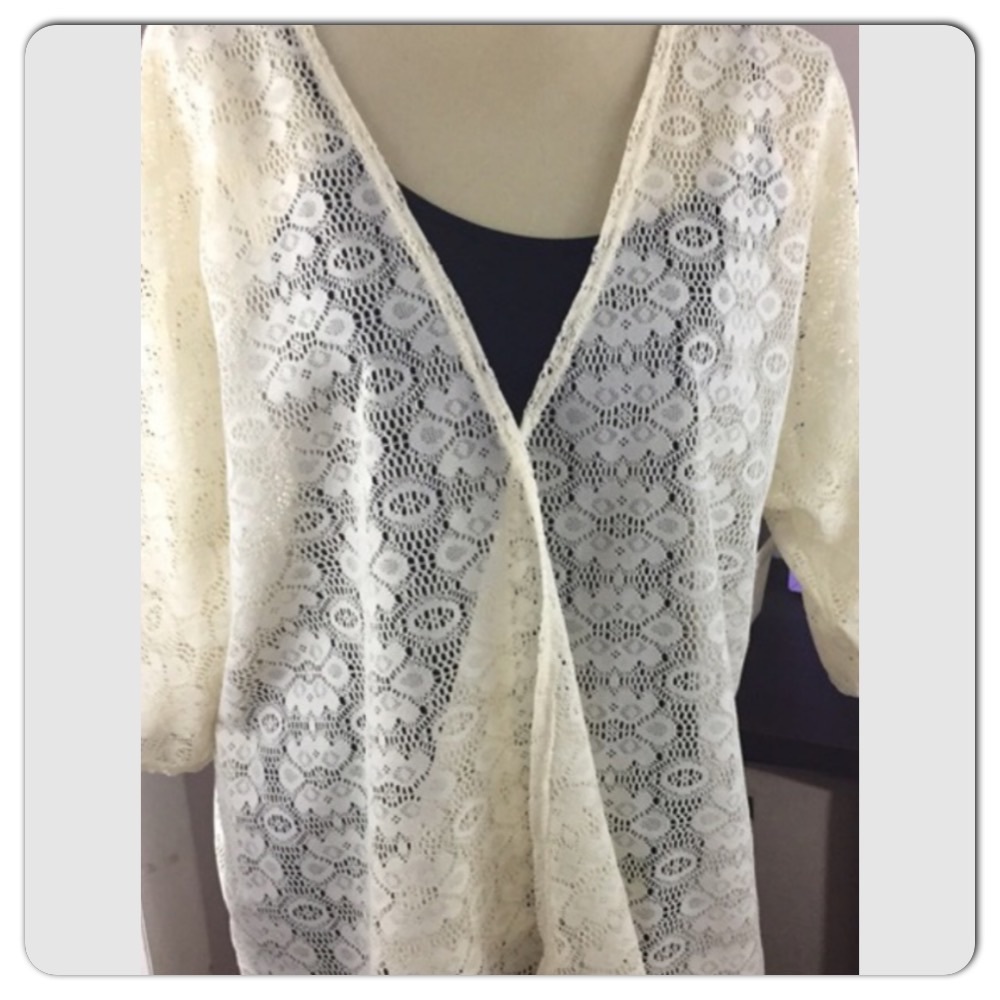 NWOT!! 🦄 New Lularoe White Lindsey!!