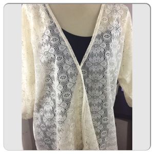 NWOT!! 🦄 New Lularoe White Lindsey!!