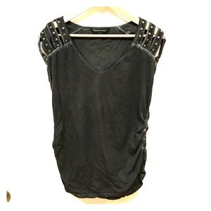 Studded shoulder washout T