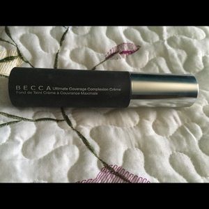 Becca ultimate foundation