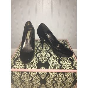 Steve Madden Black Patent Leather Pump