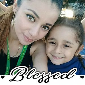 Meet your Posher, Mayra