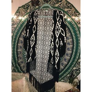 Price reduced!!! Black&White Patterned Kimono