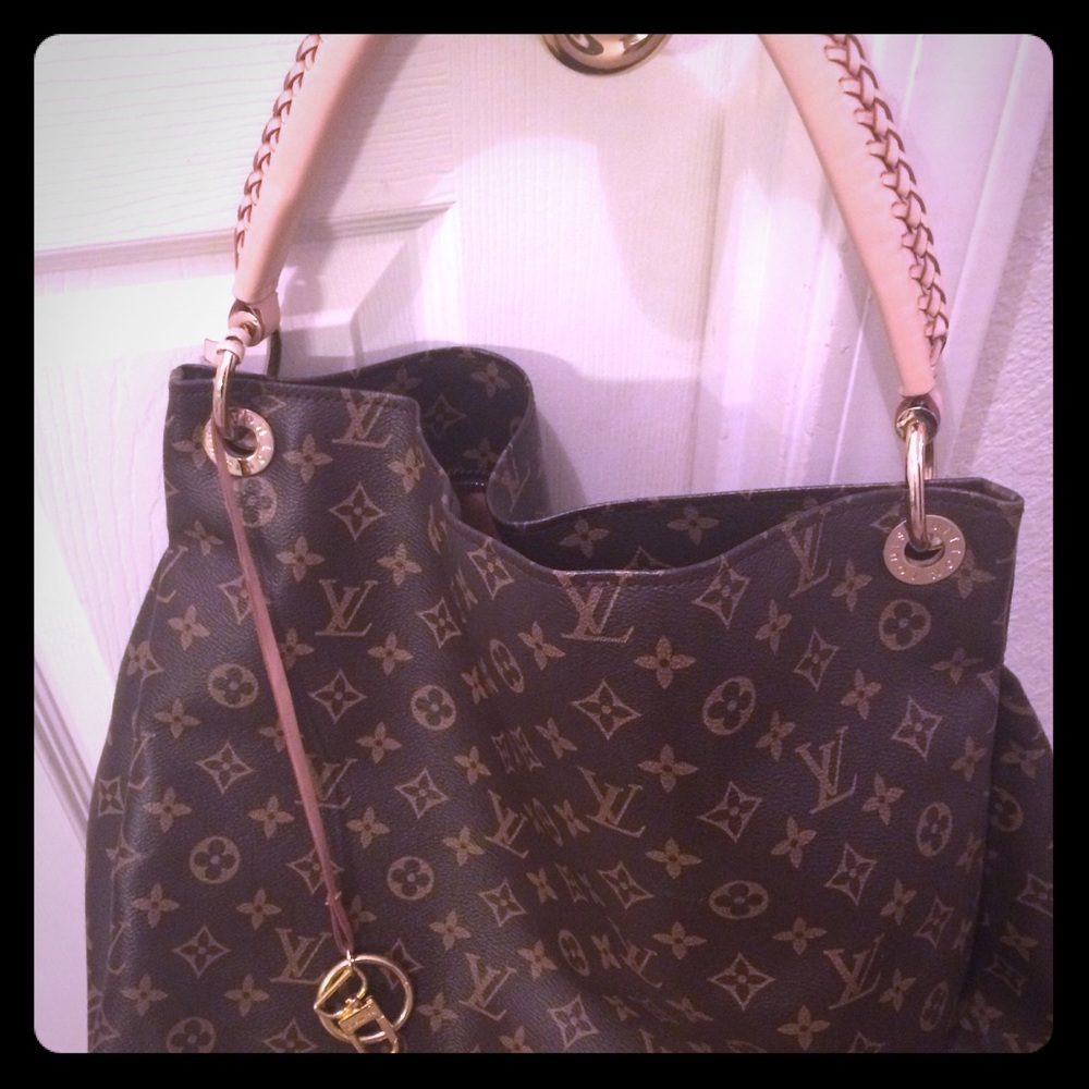 Hobo bag perfect condition !