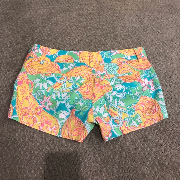 Lilly Pulitzer Walsh short size 4 - Picture 4 of 4