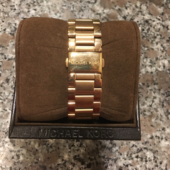 Michael Kors rose gold women\'s watch