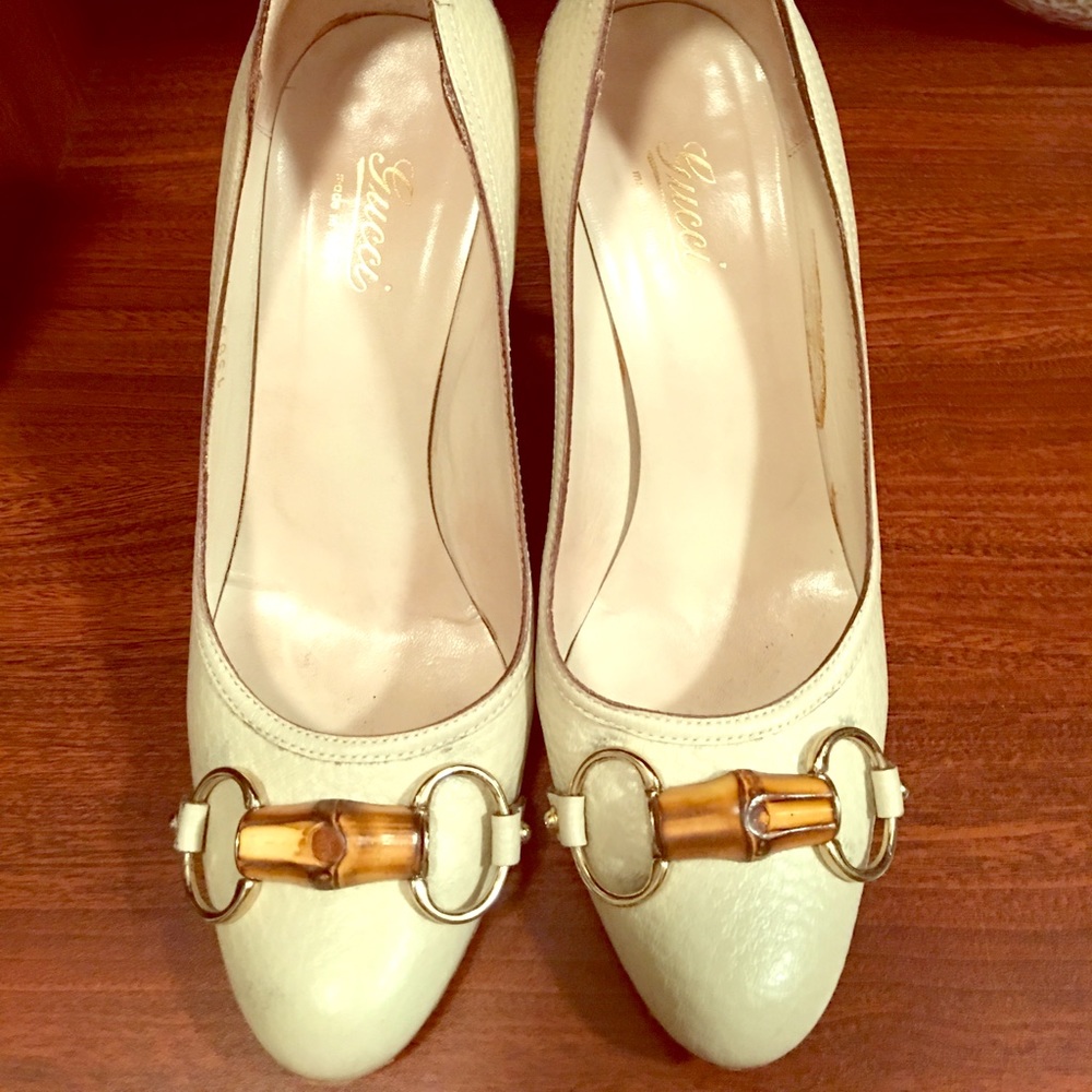 Gucci bamboo buckle pumps. So chic