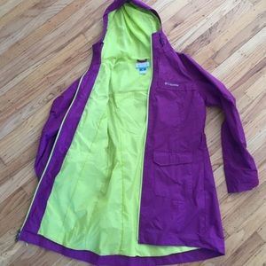 Columbia rain coat