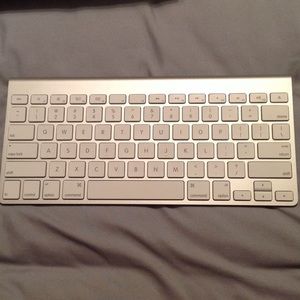 APPLE Wireless Keyboard
