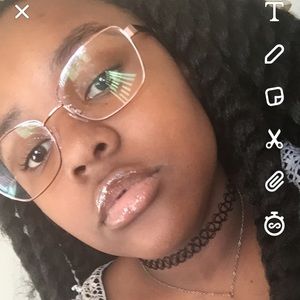 Meet your Posher, Denaisha