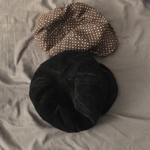 Pair of gap hats