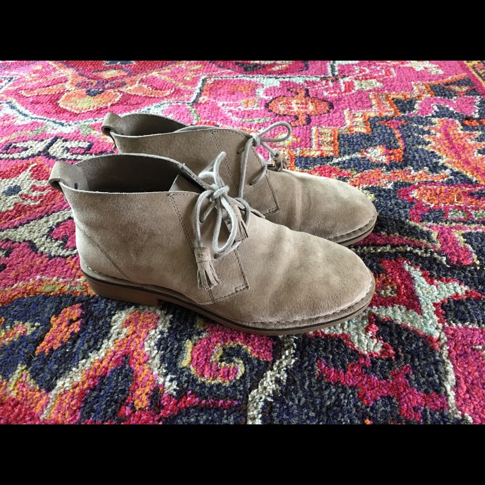 Hush Puppies Cyra Catelyn desert booties 9.5 wide