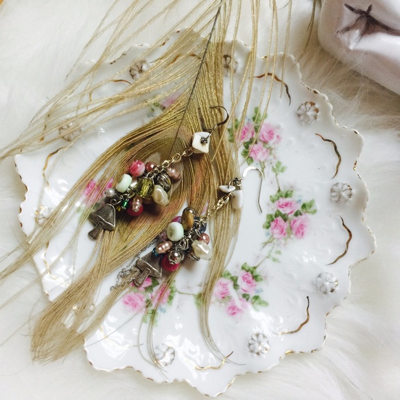 . {ALICE + CATERPILLAR} Silver charm earrings - Picture 3 of 5