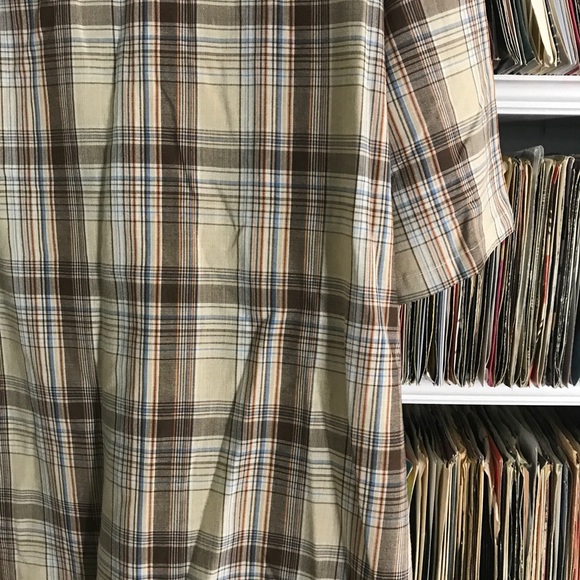 Super thin and soft JC Penney button down shirt - Picture 4 of 6