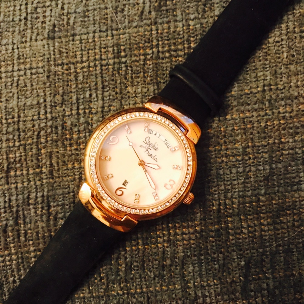 Sophie and Freda watch ⌚️