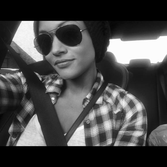 Meet your Posher, Alyson - Picture 2 of 2