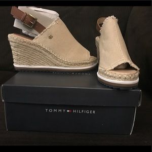 Tommy Hilfiger Natural Fiber Wedge
