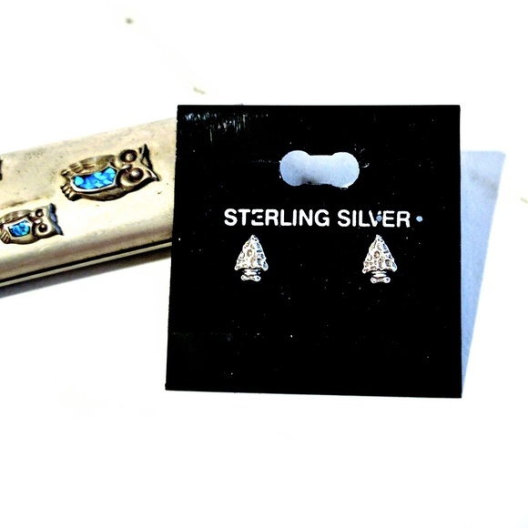 Jewelry - 🏹 ᴬᴿᴿᴼᵂᴴᴱᴬᴰ .925 sterling silver stud earrings