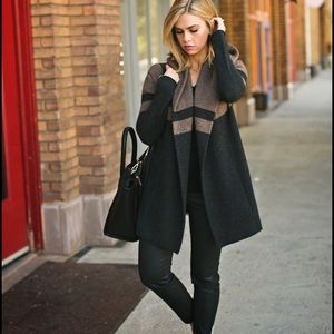 Vince blanket sweater/coat. Brown/Black