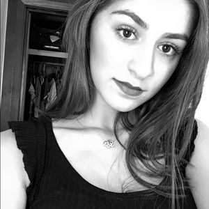 Meet your Posher, Isabella