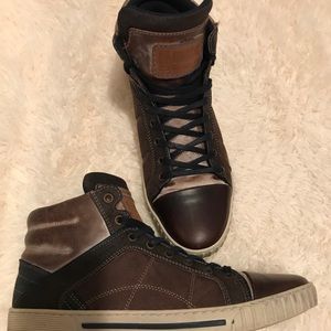 Limited Edition Bull Boxer Sneakers