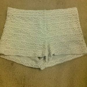 💥Cream express shorts💥