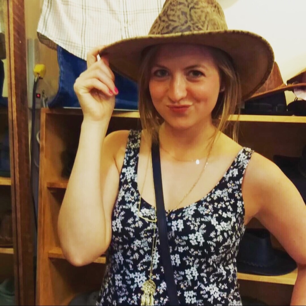 Meet your Posher, Courtney