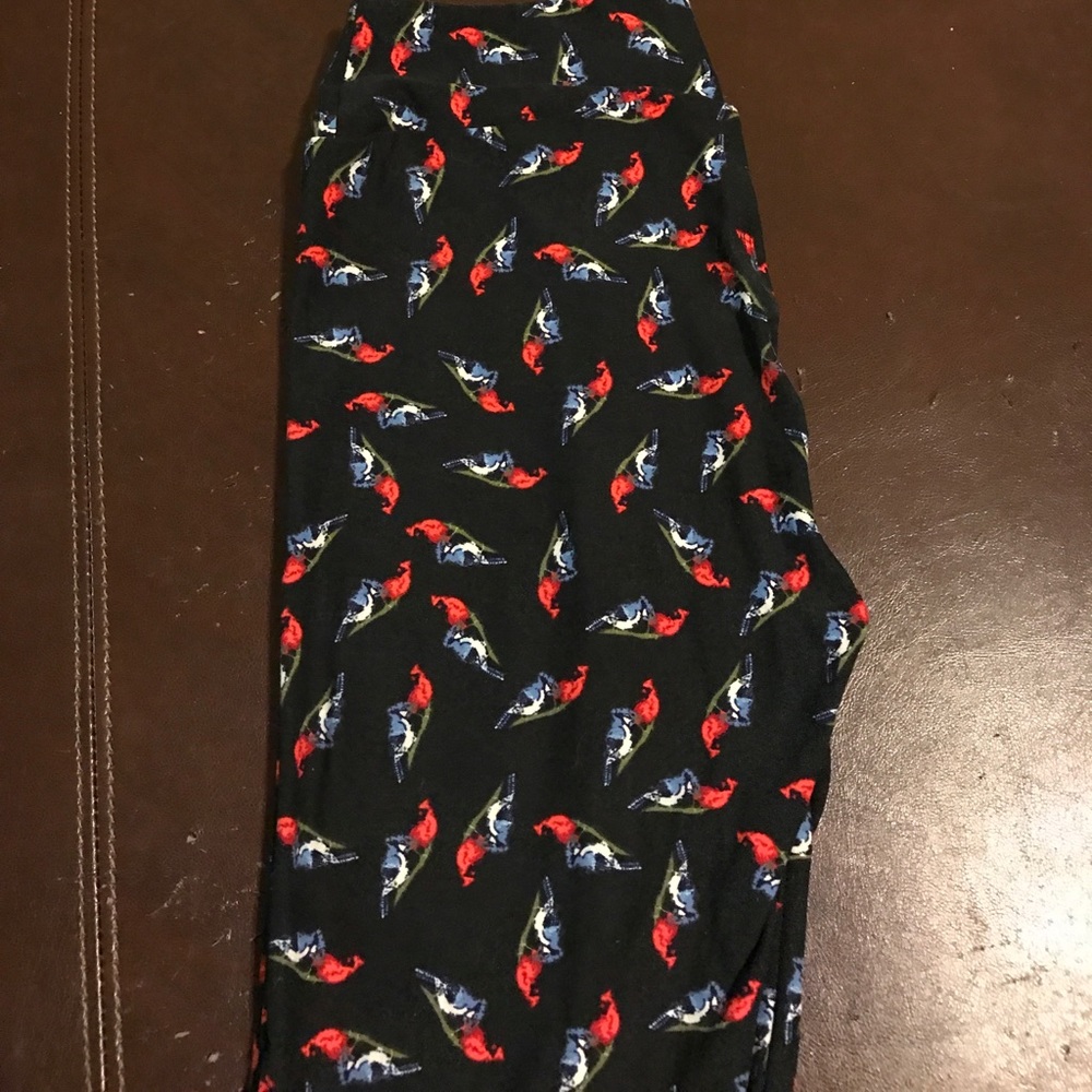 LuLaRoe cardinal and blue jay leggings OS