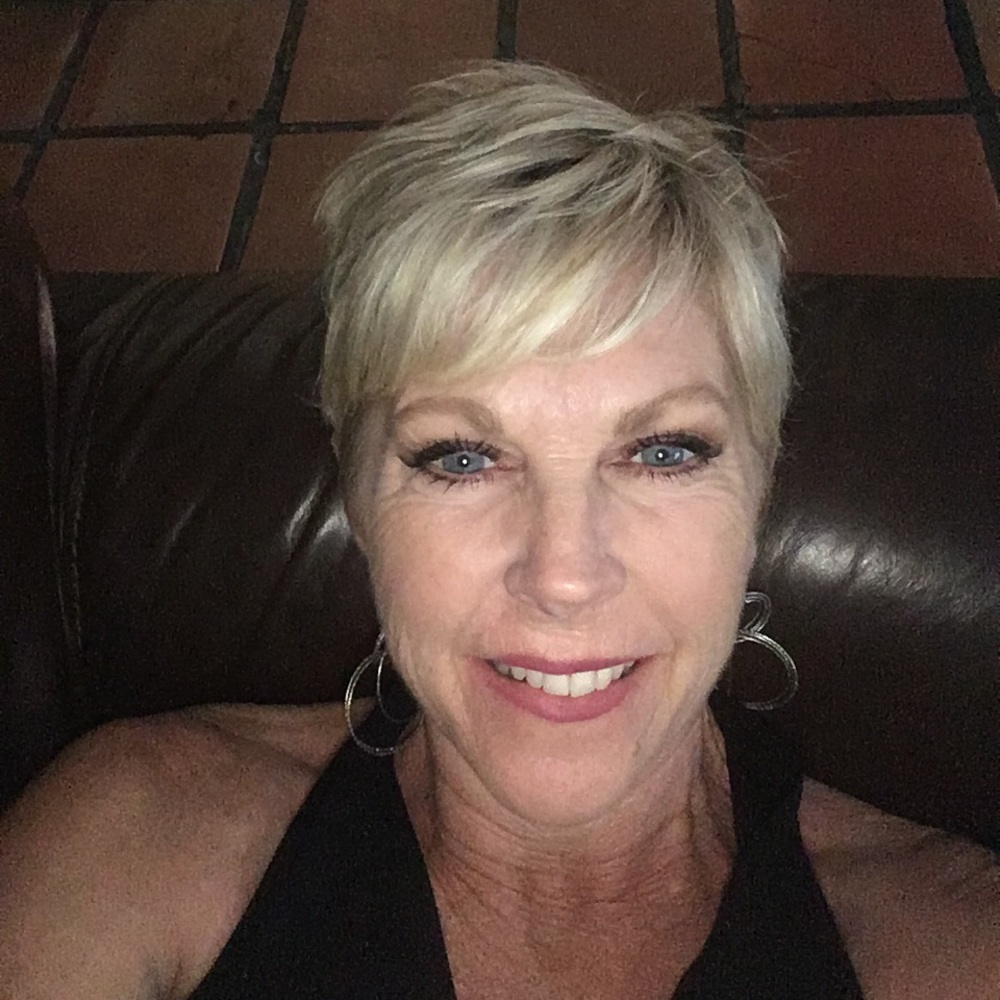 Meet your Posher, Debbie