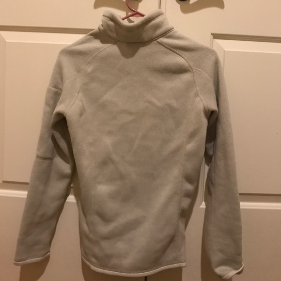 patagonia 1/2 zip size S - Picture 4 of 4