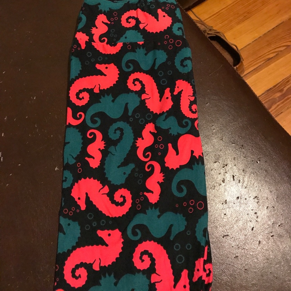 SOLD LuLaRoe seahorse leggings OS