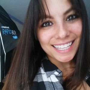 Meet your Posher, Yesenia