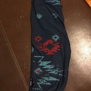 LuLaRoe Aztec print OS leggings