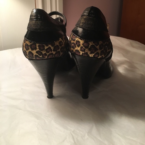 Not Rated black 4" heels - Picture 2 of 3