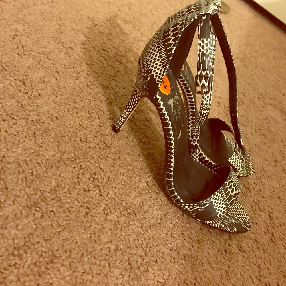 Sandal