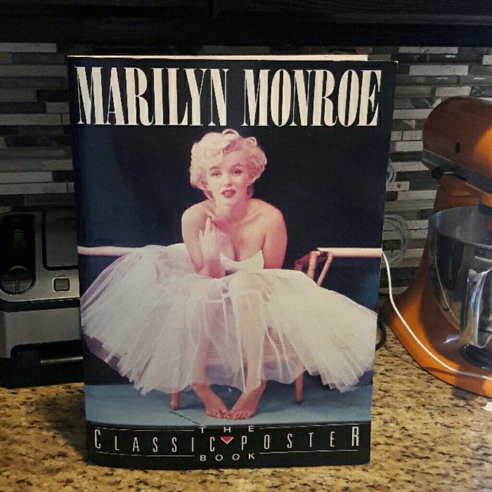 Marilyn Monroe The Classic Poster Book
