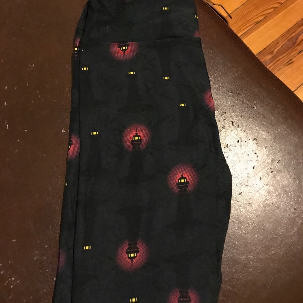 LuLaRoe lighthouse leggings OS