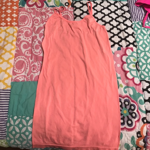 3 tank tops - Picture 3 of 4