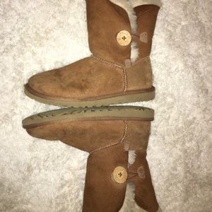 Bailey button uggs