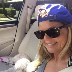 Meet your Posher, Leslie