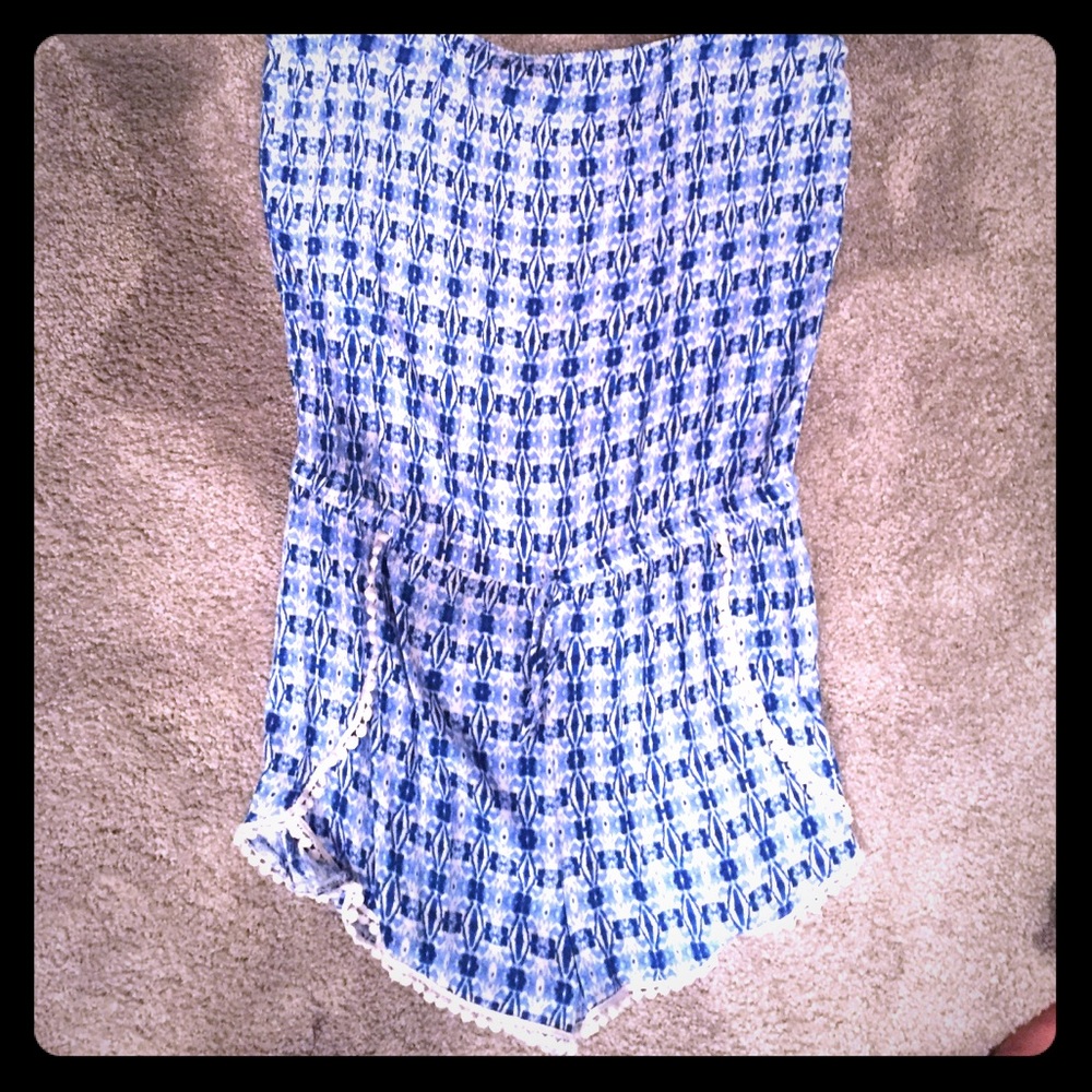Blue patterned romper
