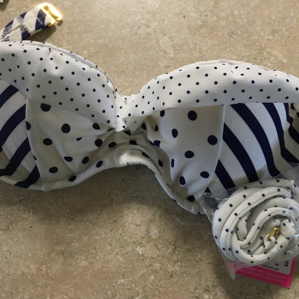 Victoria's Secret bikini top 👙 free shipping